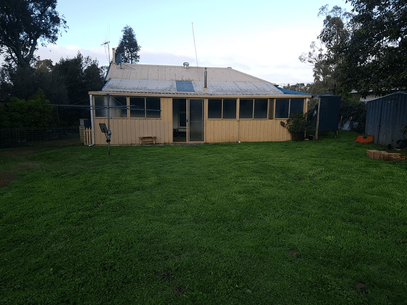 8 Trent Street, FRANKLAND RIVER, WA 6396