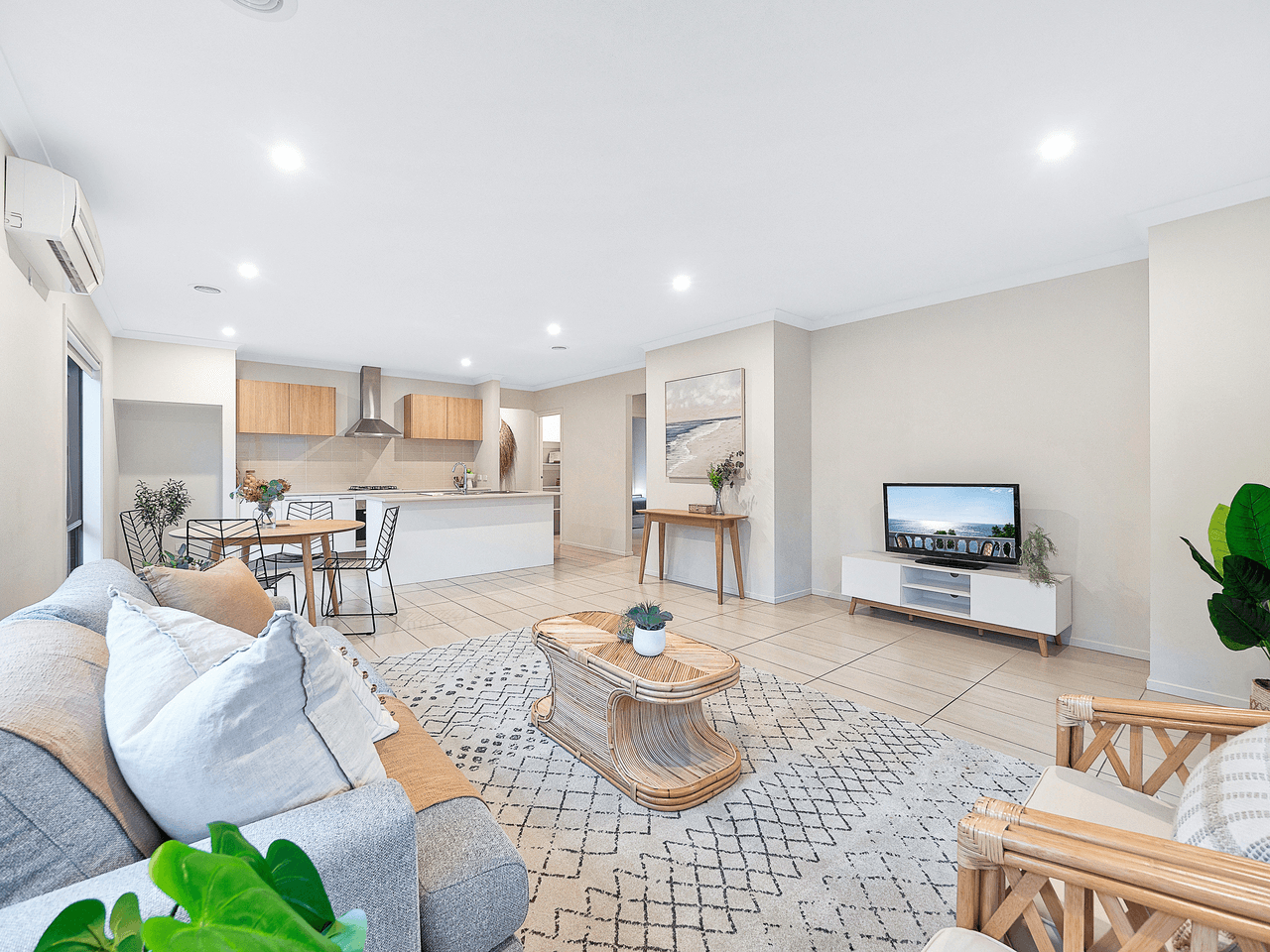 42 Barley Crescent, CLYDE NORTH, VIC 3978