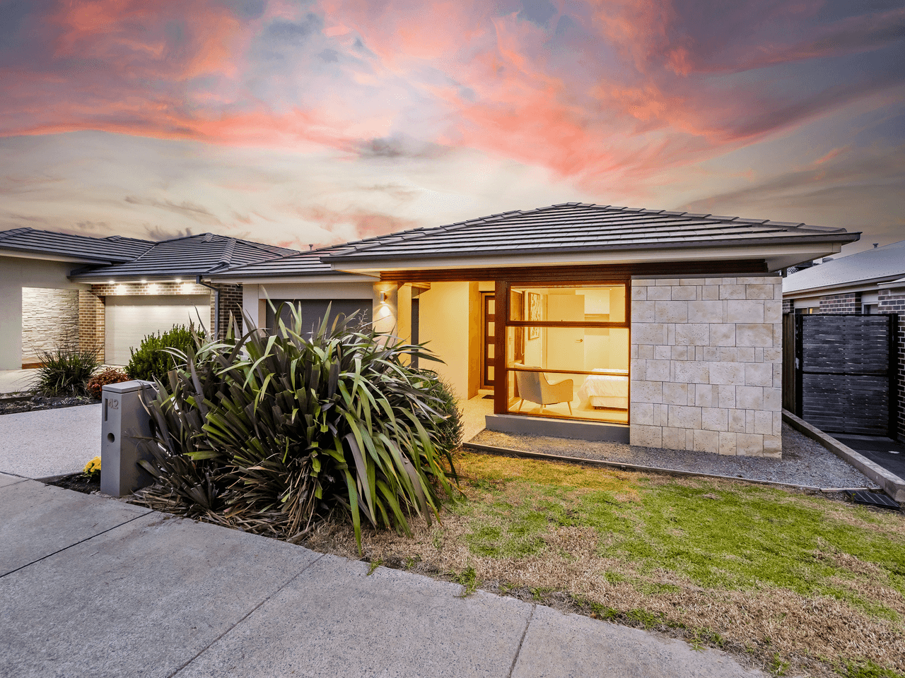 42 Barley Crescent, CLYDE NORTH, VIC 3978