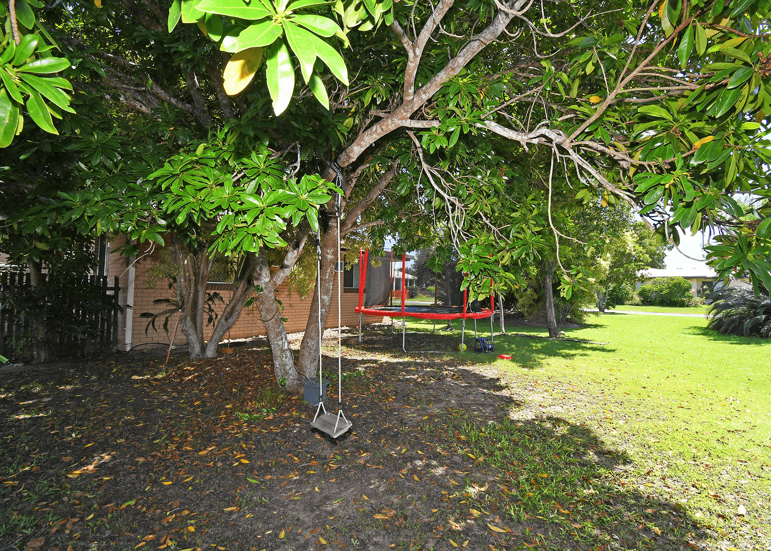 11 Southerden Street, TORQUAY, QLD 4655