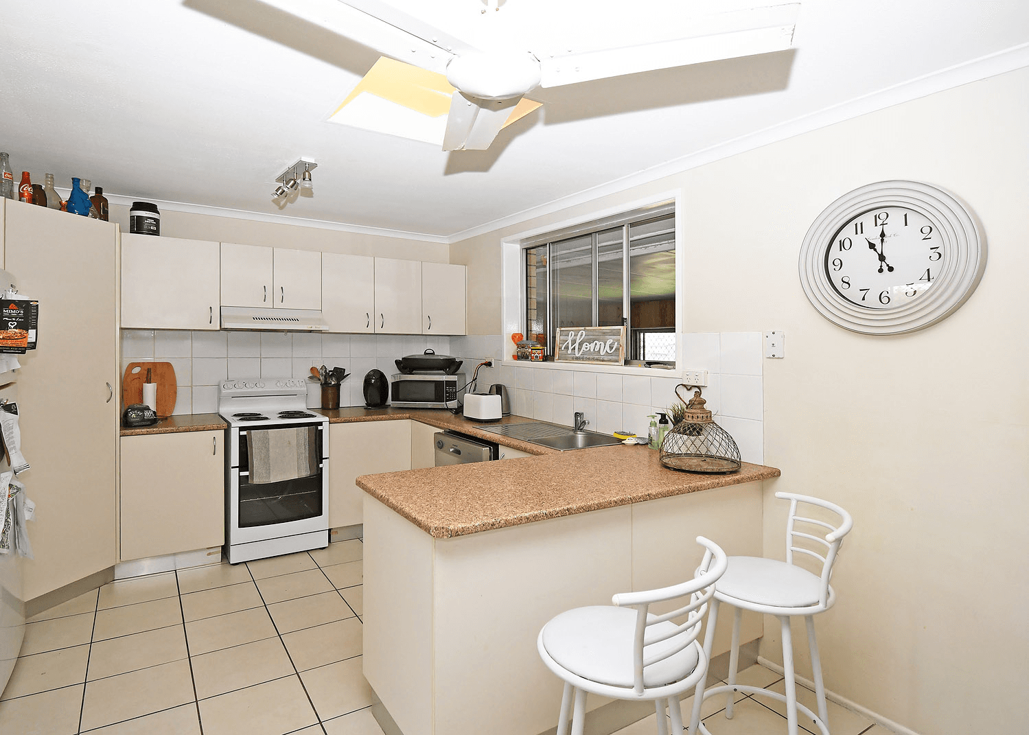 11 Southerden Street, TORQUAY, QLD 4655