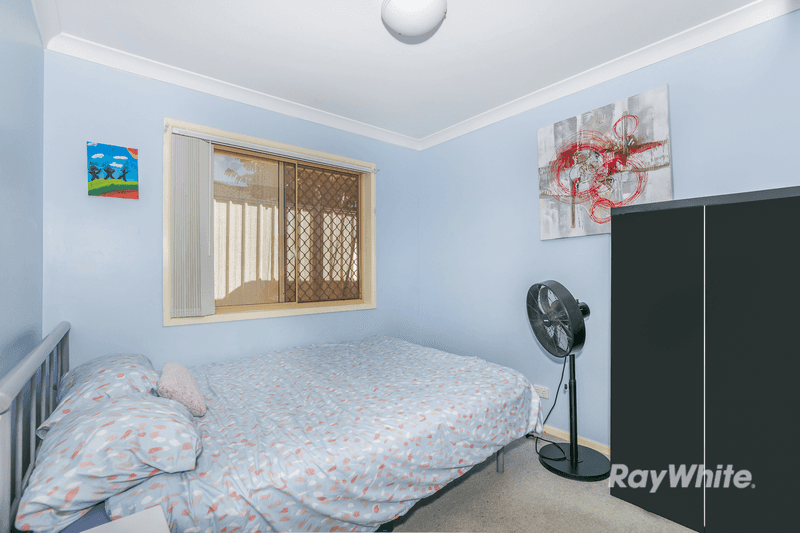 18 Calder Court, CRESTMEAD, QLD 4132