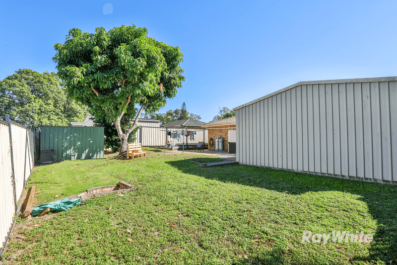 18 Calder Court, CRESTMEAD, QLD 4132