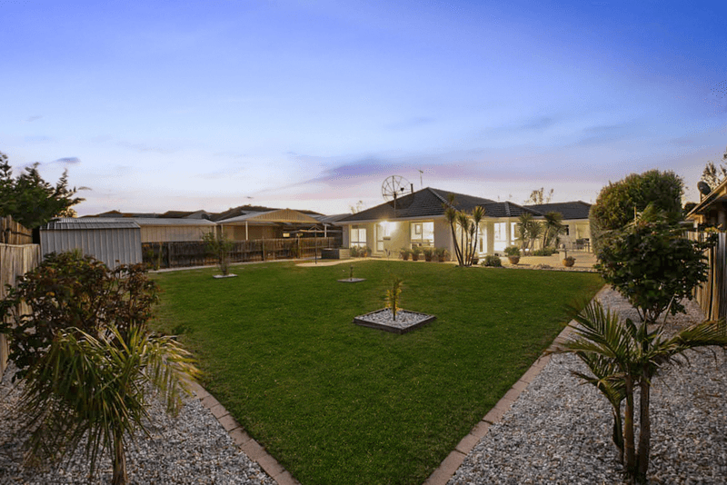 6 Warrego Place, Taylors Lakes, VIC 3038