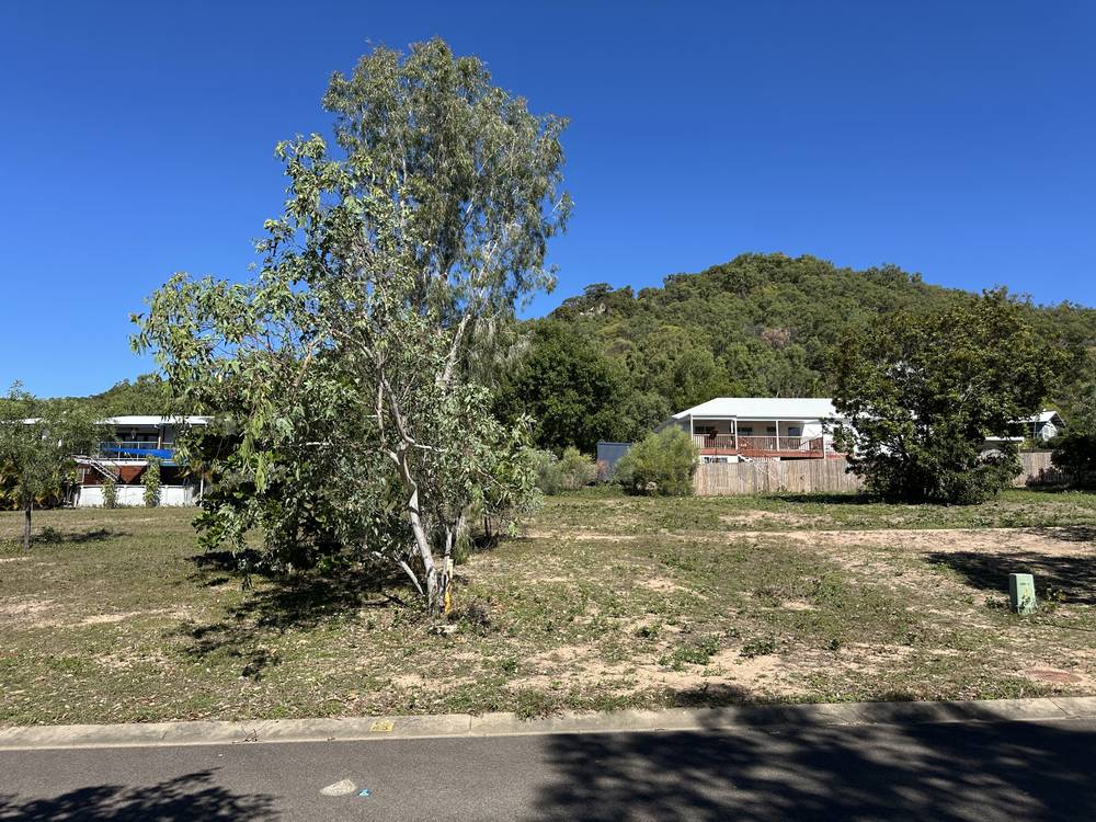 27 Wallaby Way, Horseshoe Bay, QLD 4819