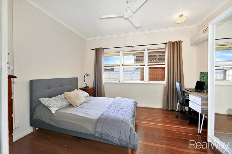 198 Walker Street, Svensson Heights, QLD 4670