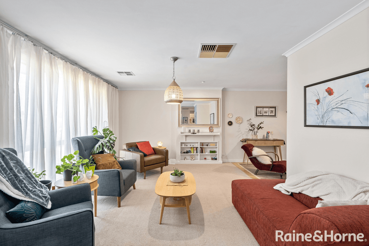 9 Peony Court, MORPHETT VALE, SA 5162