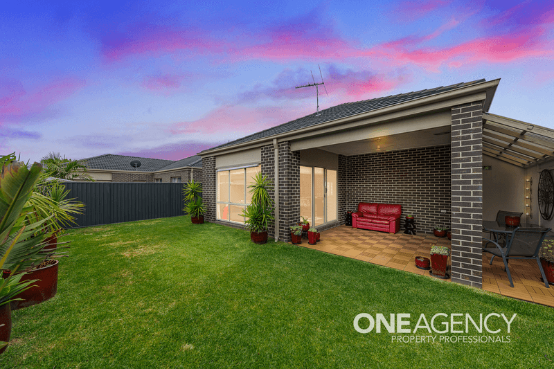 21 Britton Drive, PAKENHAM, VIC 3810