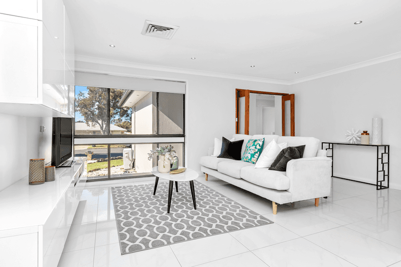 72 Eastern Road, Quakers Hill, NSW 2763