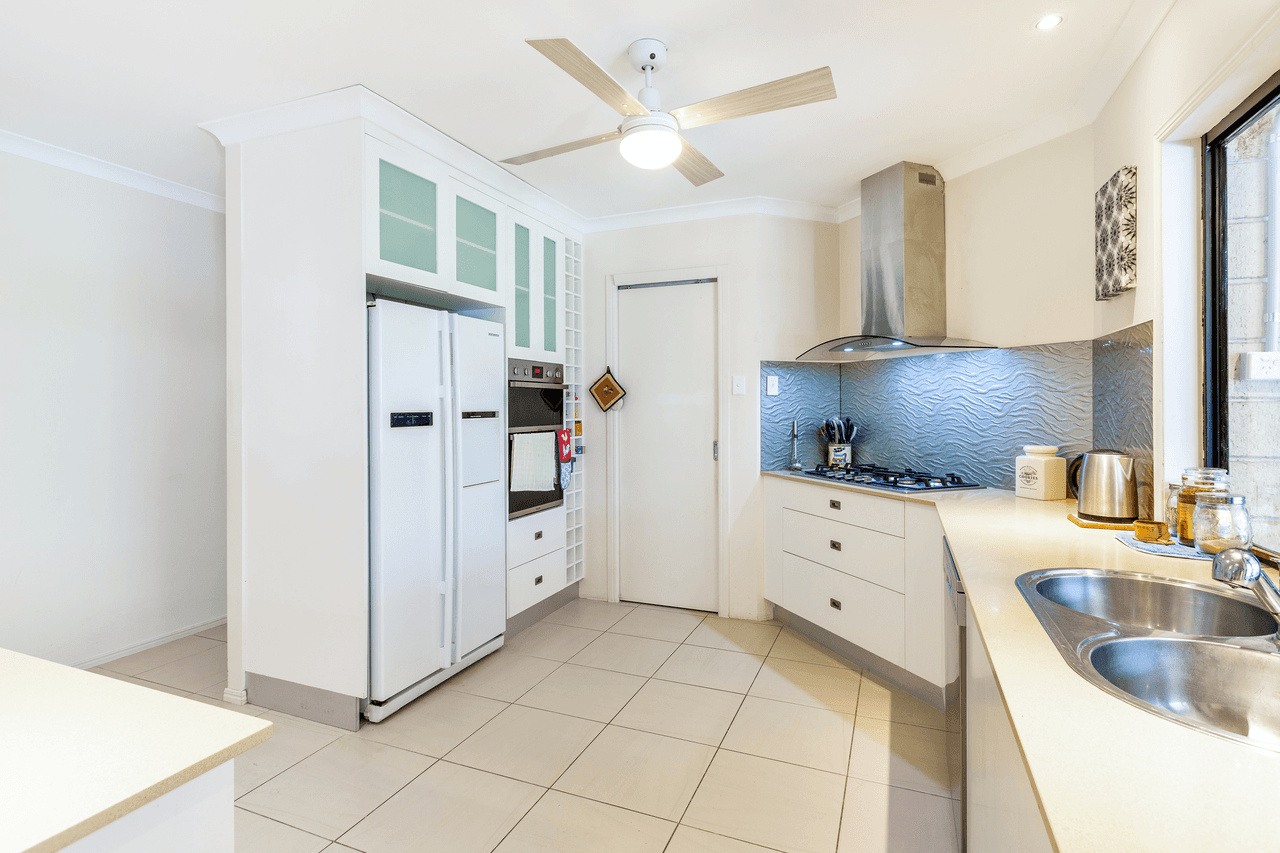 6 Brittany Drive, OXENFORD, QLD 4210