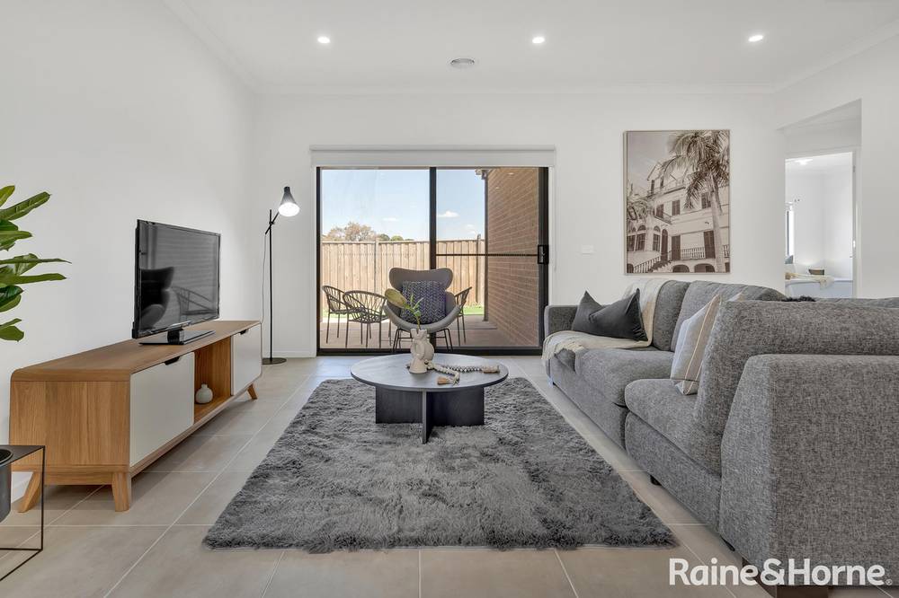 13 Willaroy Boulevard, DONNYBROOK, VIC 3064