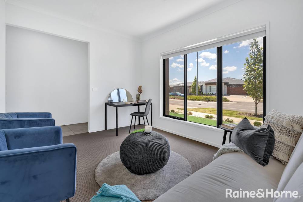 13 Willaroy Boulevard, DONNYBROOK, VIC 3064