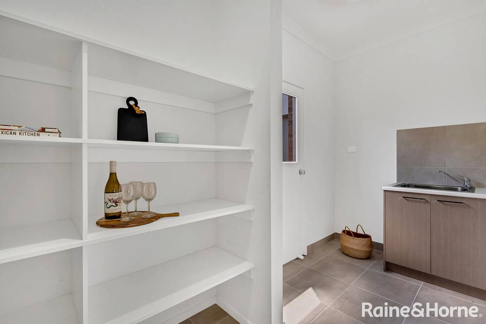 13 Willaroy Boulevard, DONNYBROOK, VIC 3064