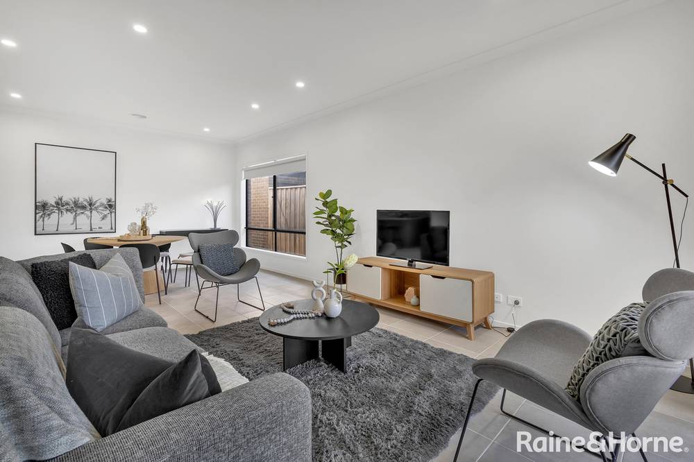 13 Willaroy Boulevard, DONNYBROOK, VIC 3064