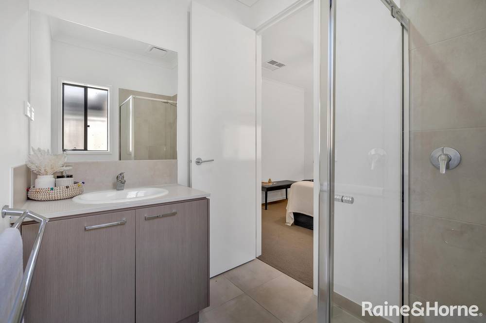 13 Willaroy Boulevard, DONNYBROOK, VIC 3064