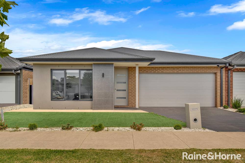 13 Willaroy Boulevard, DONNYBROOK, VIC 3064