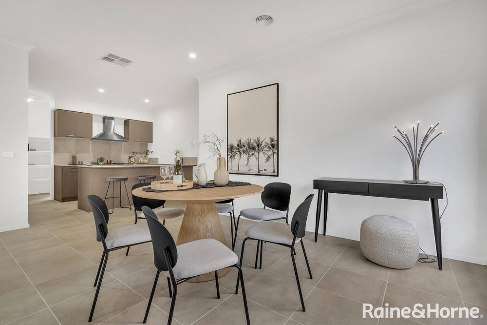 13 Willaroy Boulevard, DONNYBROOK, VIC 3064