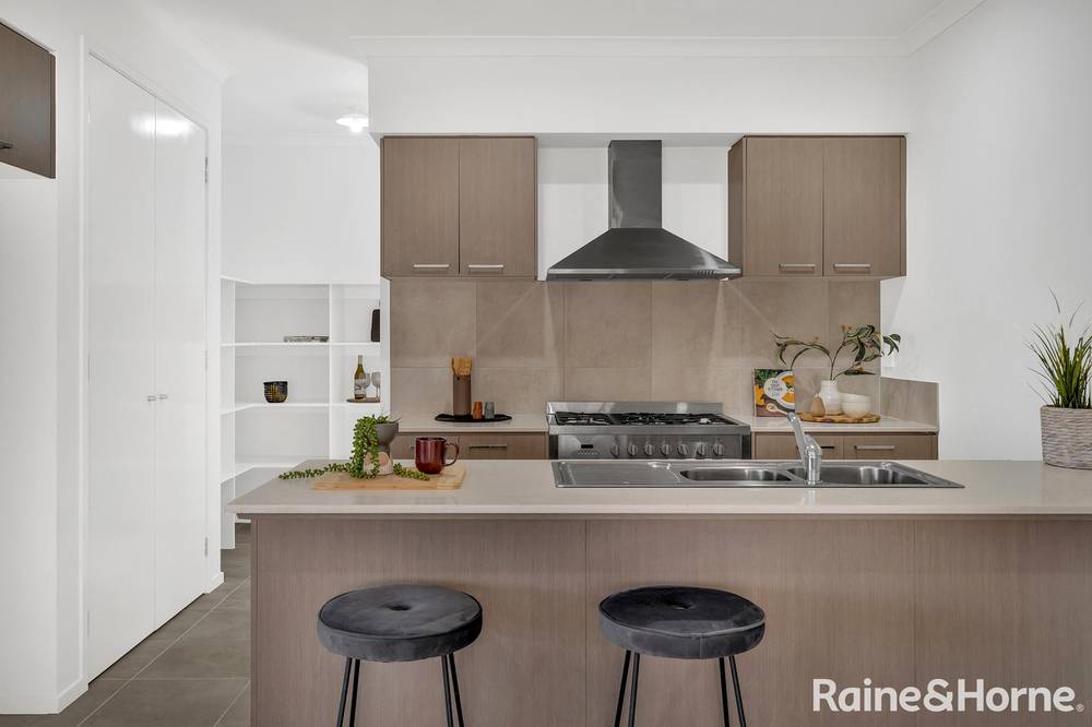 13 Willaroy Boulevard, DONNYBROOK, VIC 3064