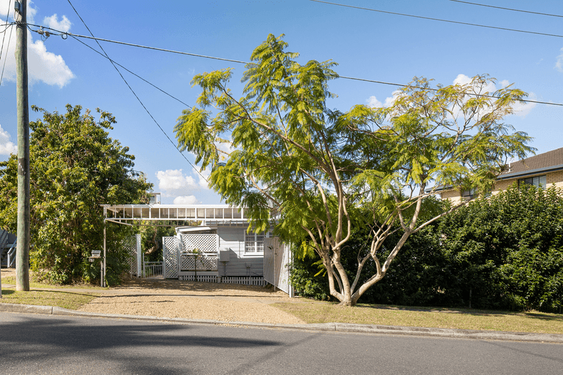 27 Hilltop Avenue, Chermside, QLD 4032