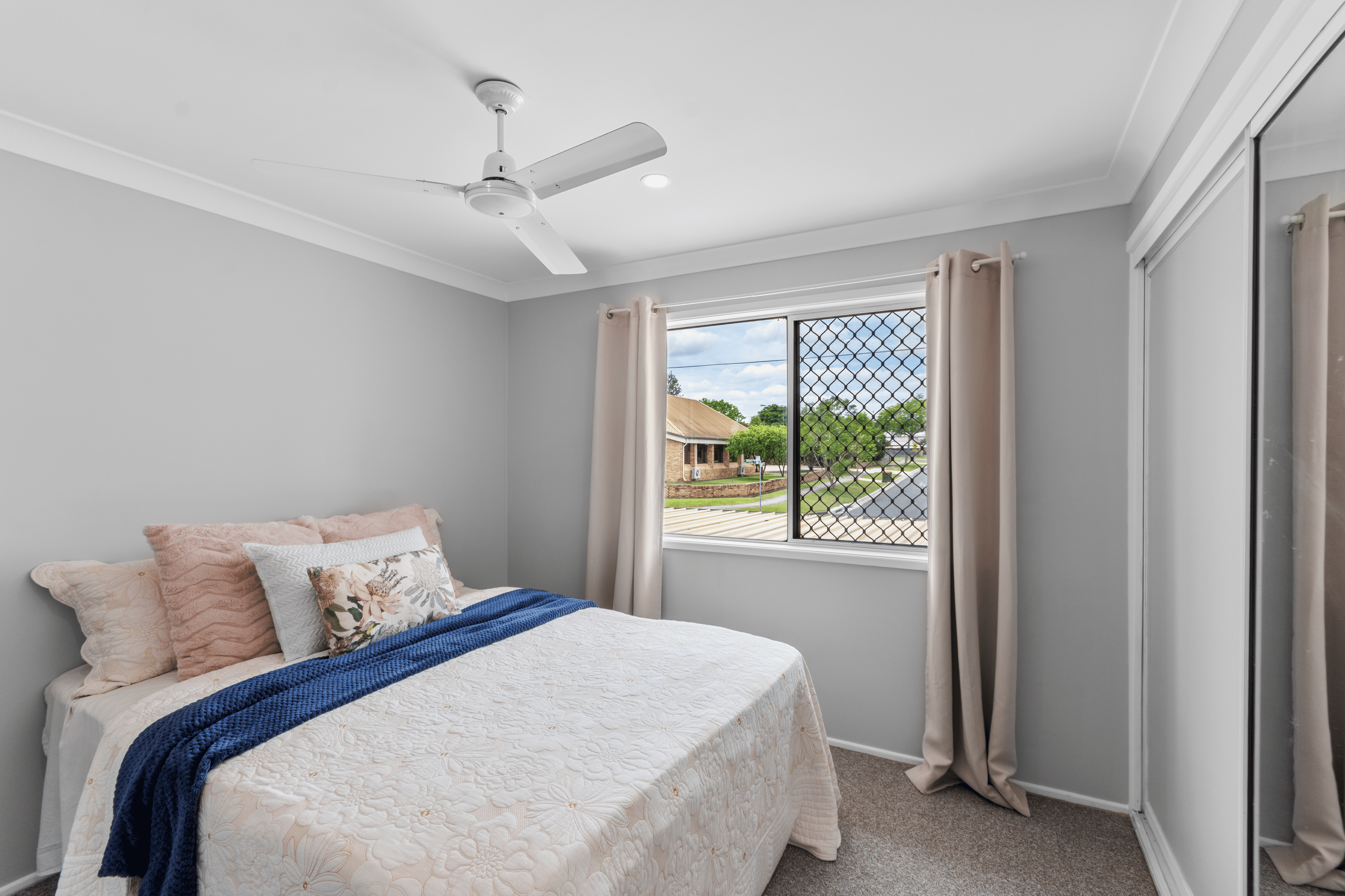 43 Russell Street, SILKSTONE, QLD 4304