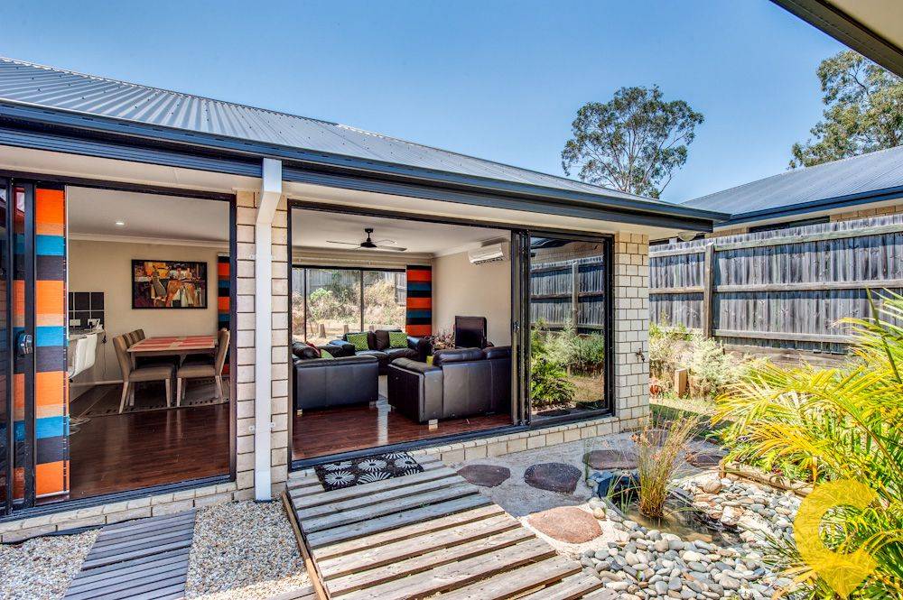10 John Bell Court, GOODNA, QLD 4300