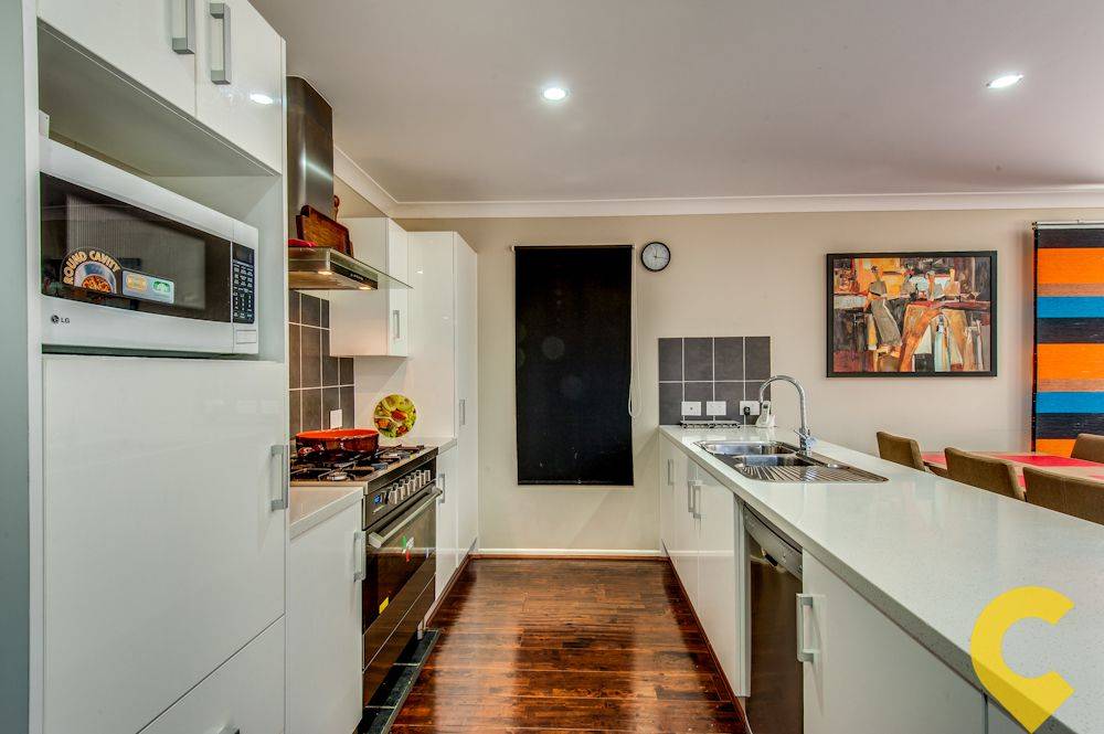 10 John Bell Court, GOODNA, QLD 4300