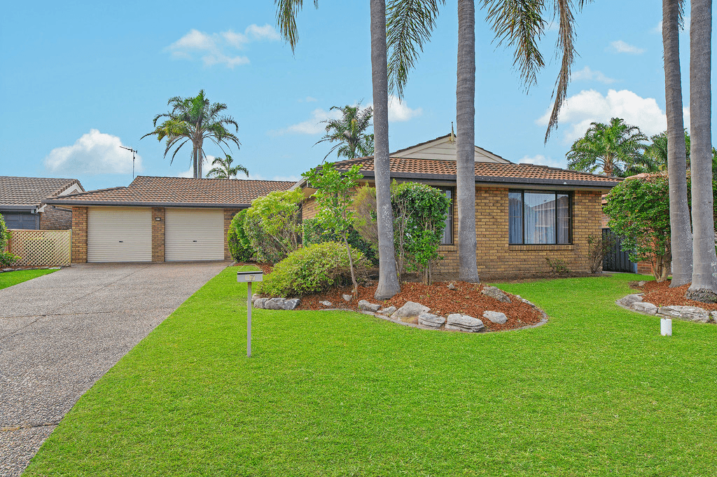 37 Laguna Place, PORT MACQUARIE, NSW 2444