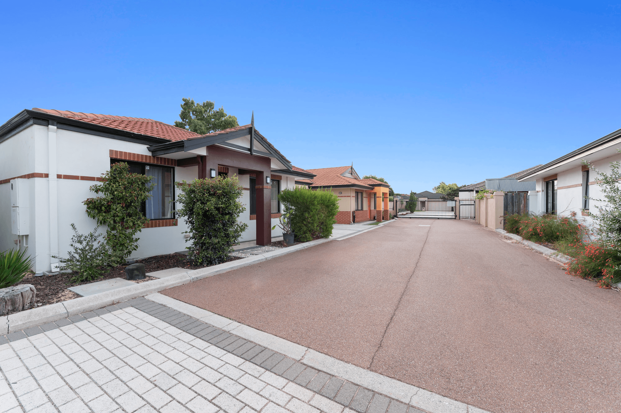 2/4 Kindra Way, Nollamara, WA 6061