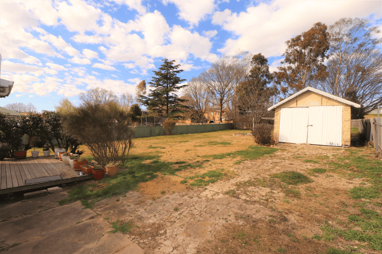 1 Clarke Street, GLEN INNES, NSW 2370