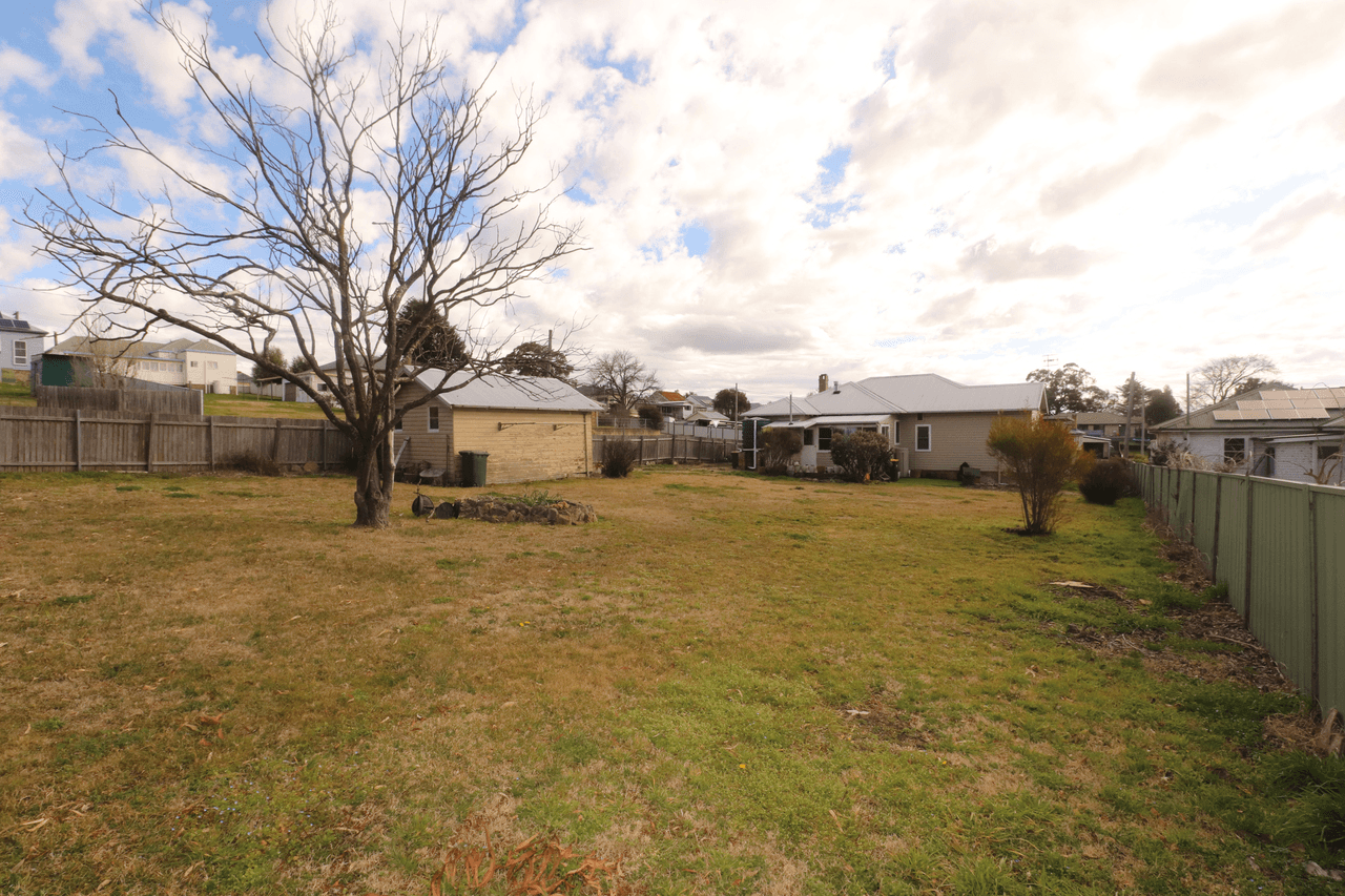 1 Clarke Street, GLEN INNES, NSW 2370