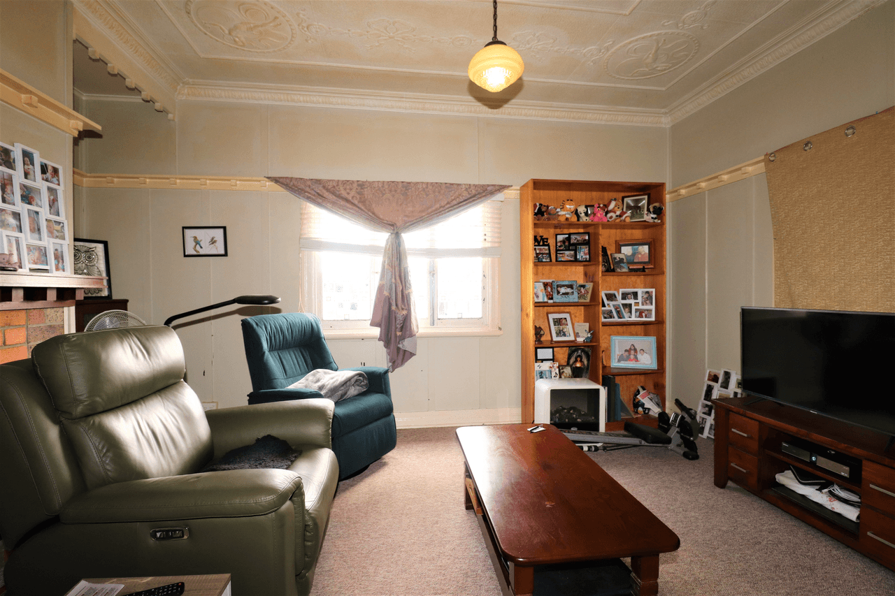 1 Clarke Street, GLEN INNES, NSW 2370