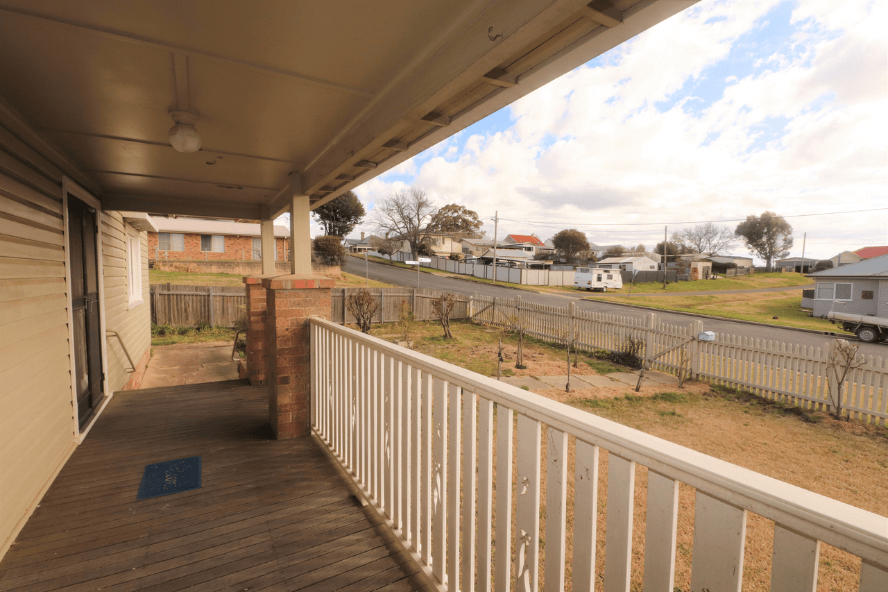 1 Clarke Street, GLEN INNES, NSW 2370