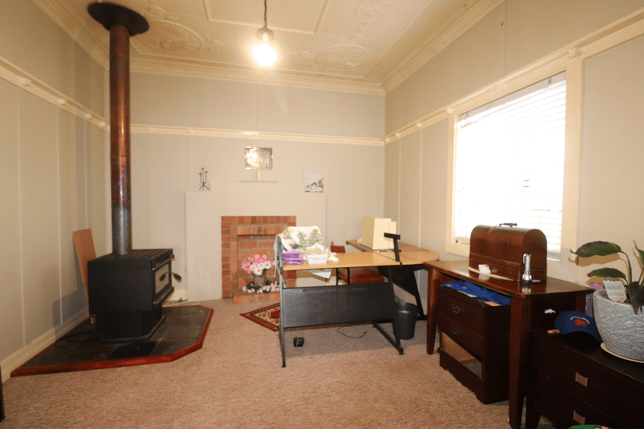 1 Clarke Street, GLEN INNES, NSW 2370