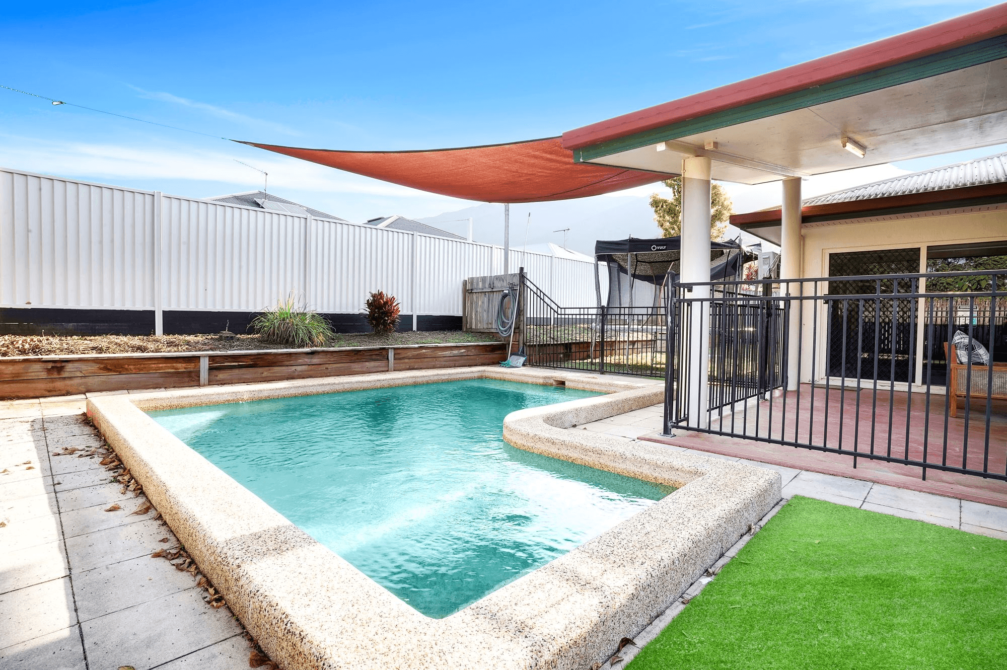 15 Village Tce, Redlynch, QLD 4870