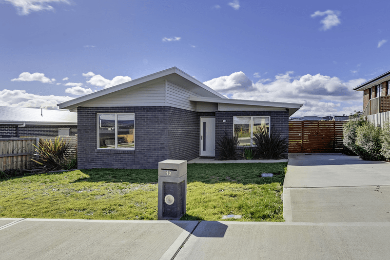 12 Penna Beach Street, MIDWAY POINT, TAS 7171