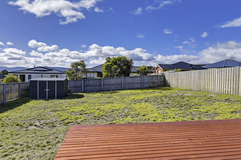 12 Penna Beach Street, MIDWAY POINT, TAS 7171