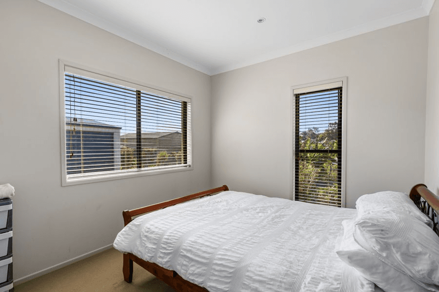 4 Dominique Court, SOUTHSIDE, QLD 4570