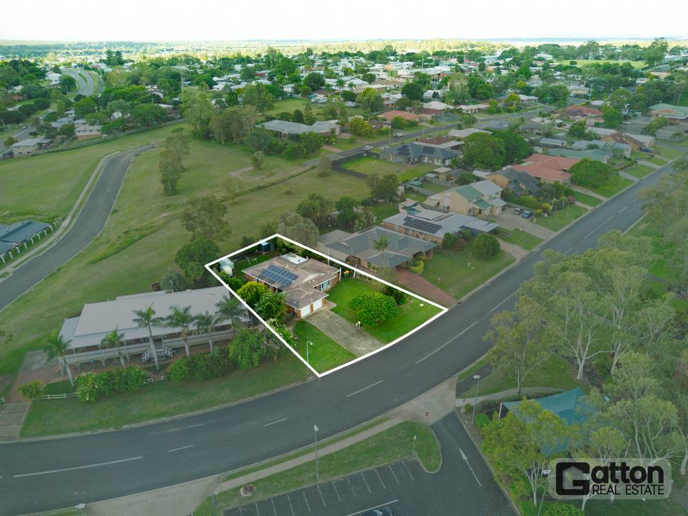 31 Lake Apex Drive, Gatton, QLD 4343