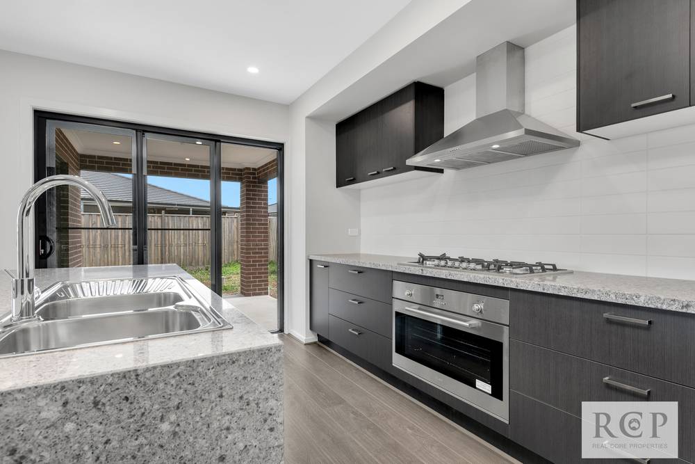 1 Wattlebird Drive, KURUNJANG, VIC 3337