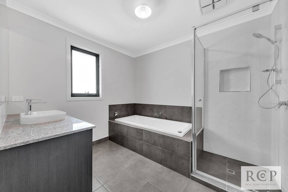 1 Wattlebird Drive, KURUNJANG, VIC 3337