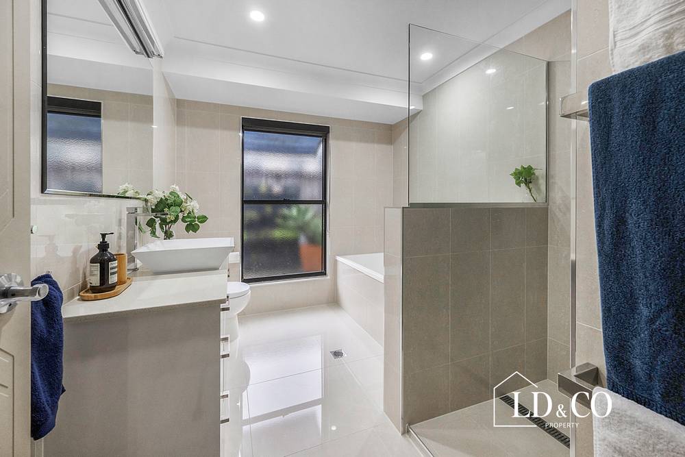 21 Theodore Crescent, RURAL VIEW, QLD 4740