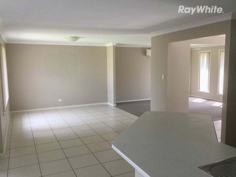 19 Kordan Boulevard, RACEVIEW, QLD 4305