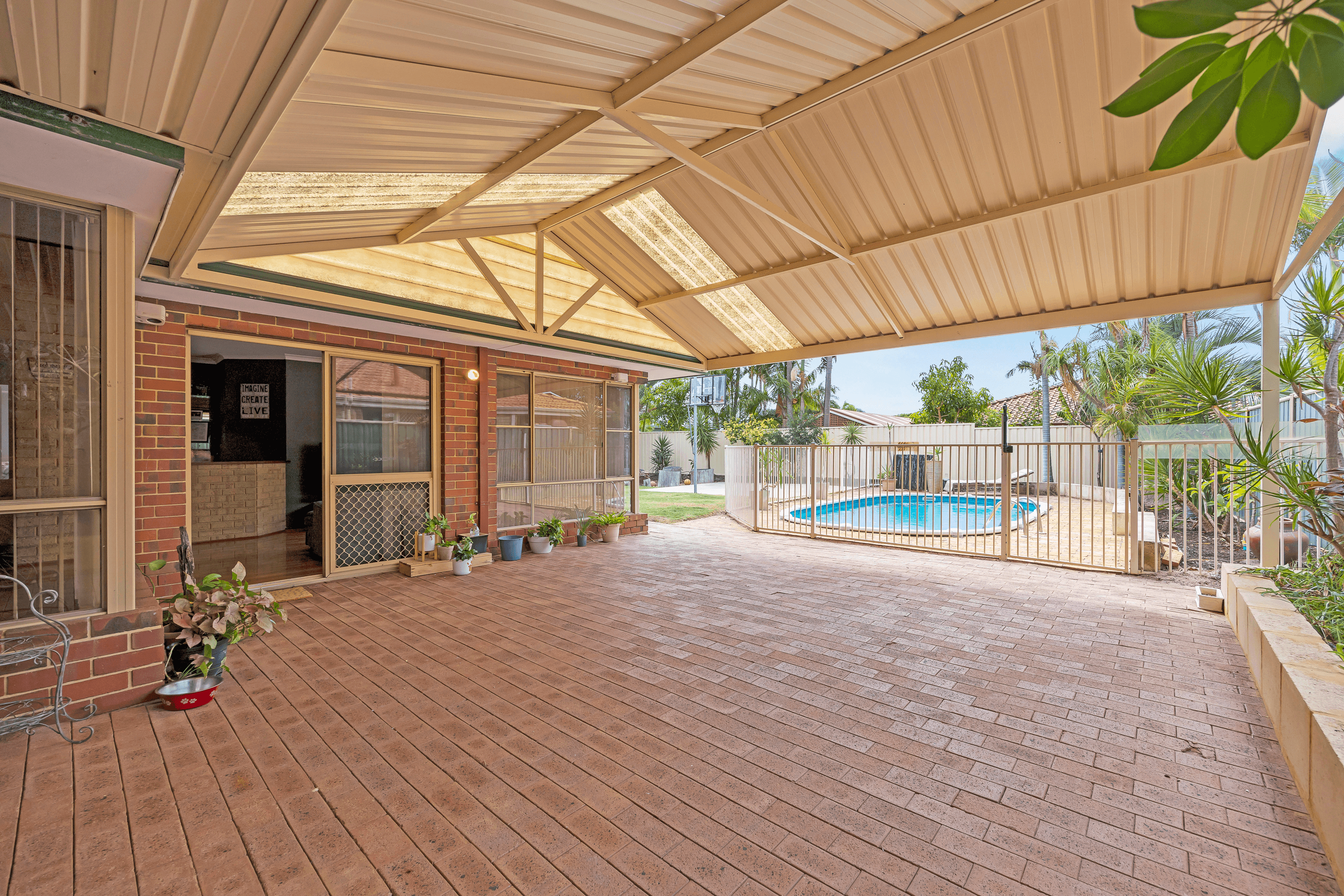 13 Tipuana Place, THORNLIE, WA 6108
