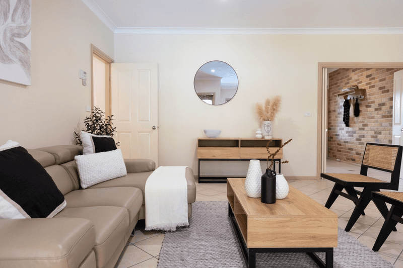 43 Woodlands Drive, Thornton, NSW 2322