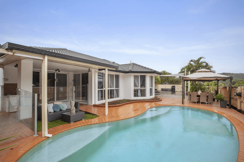 2 Sirec Way, Burleigh Heads, QLD 4220