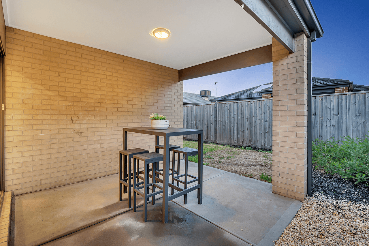 24 Stettler Boulevard, Mickleham, VIC 3064