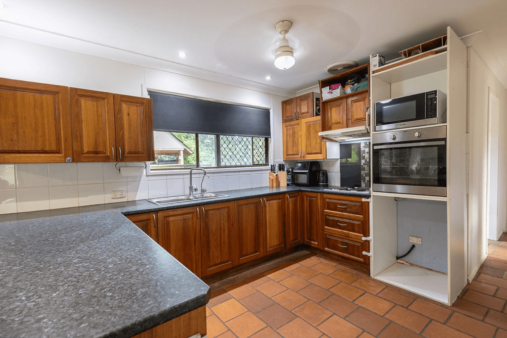 170 Barmoya Road, The Caves, QLD 4702