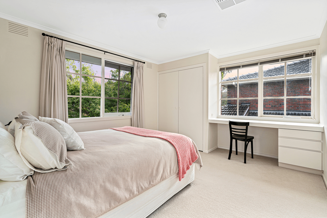 5 Kings Lynn Place, WHEELERS HILL, VIC 3150