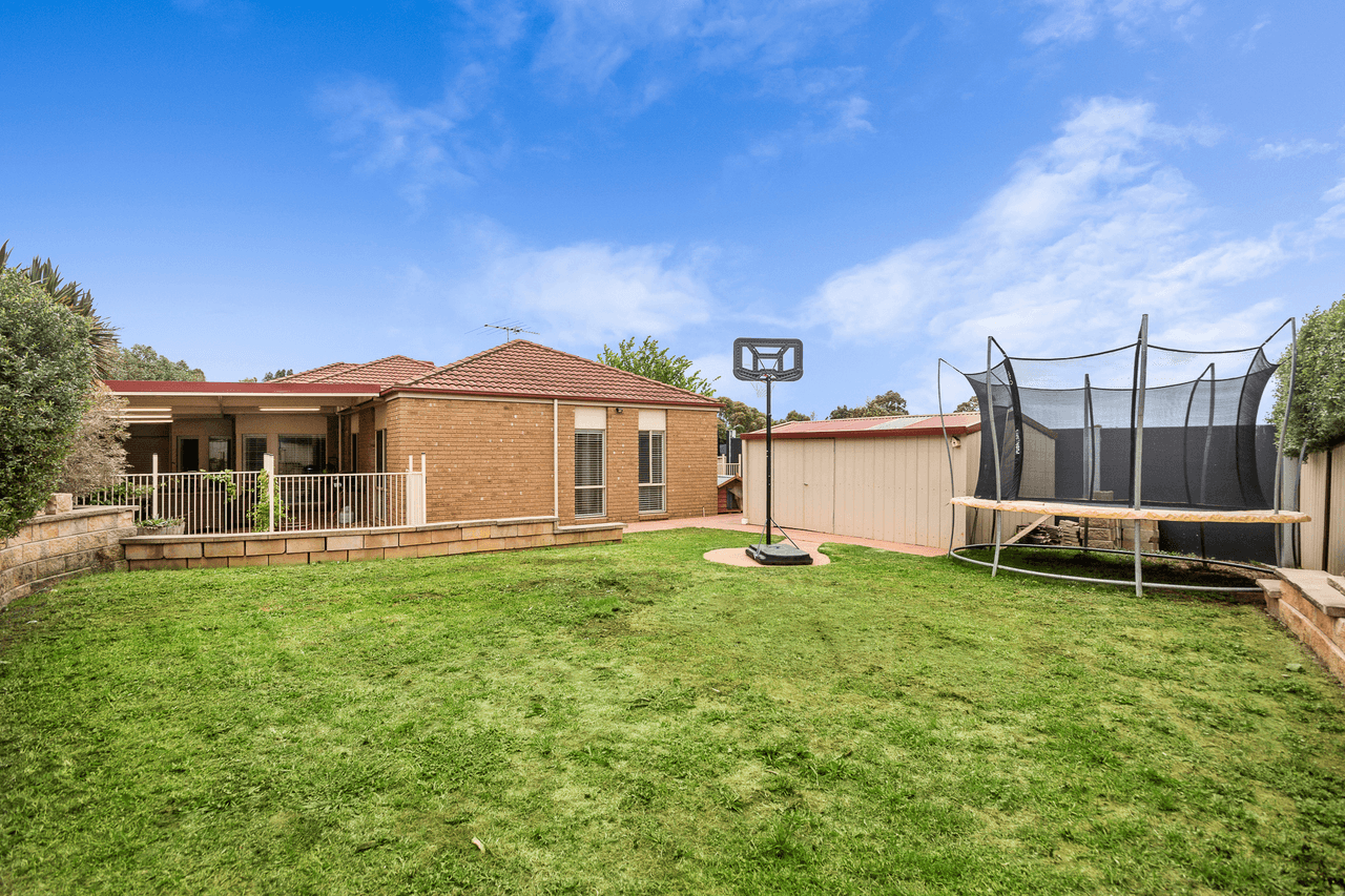 9 Curlew Drive, WHITTLESEA, VIC 3757