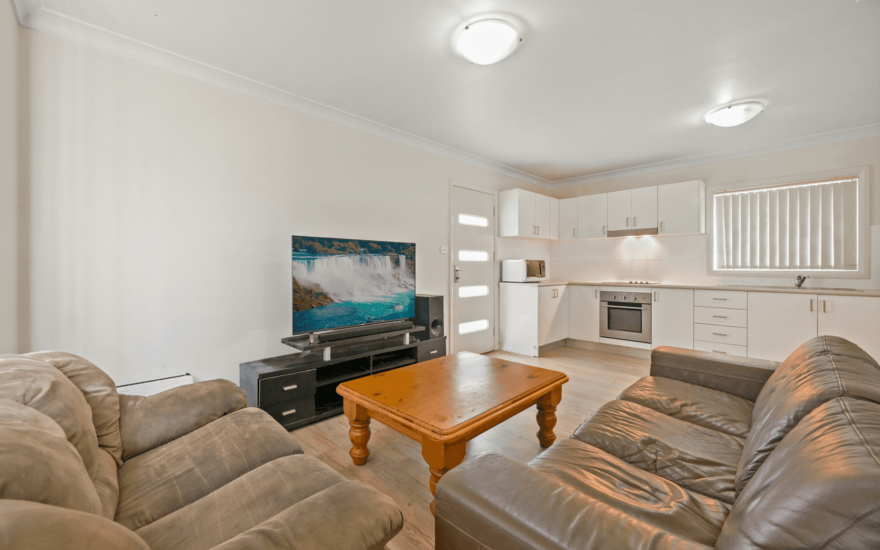 29 & 29a Watkins Crescent, CURRANS HILL, NSW 2567